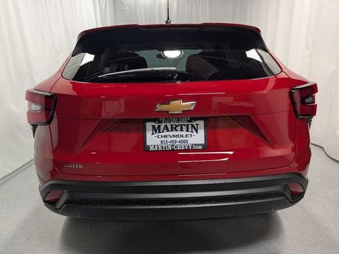 New 2026 Chevrolet Trax LS w/ LS Convenience Package FWD image 4