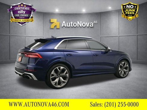 Used 2022 Audi RS Q8 w/ Luxury Package image 5