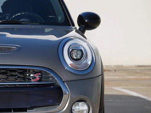 Used 2017 MINI Cooper S image 21