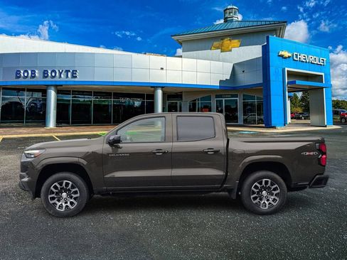 Used 2024 Chevrolet Colorado LT w/ LT Convenience Package III AWD/4WD image 7
