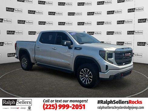 Used 2022 GMC Sierra 1500 AT4 w/ AT4 Premium Package AWD/4WD image 1