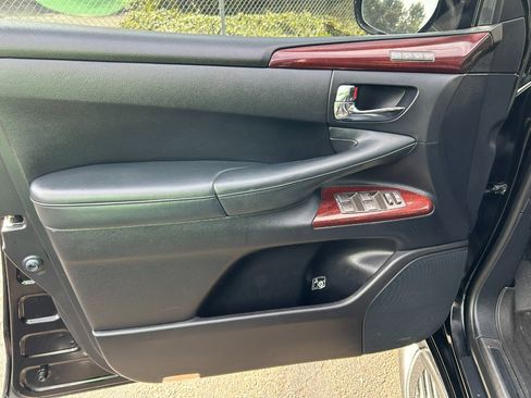 Used 2015 Lexus LX 570 4WD image 9