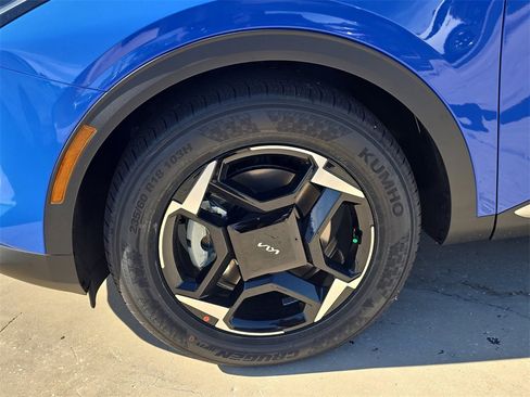 New 2026 Kia Sportage EX image 37