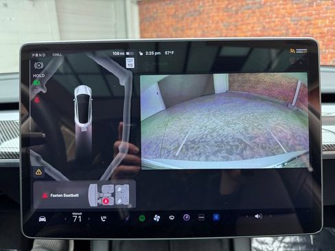 Used 2023 Tesla Model 3 Standard Range image 17