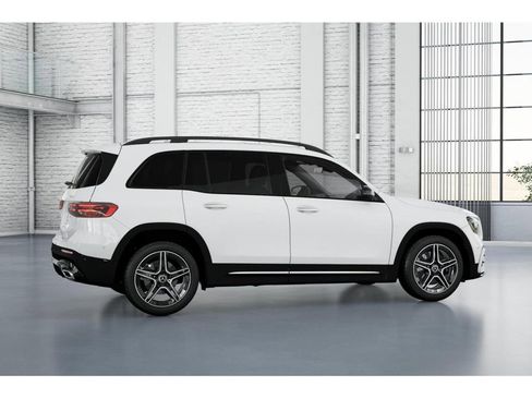 Certified 2026 Mercedes-Benz GLB 250 4MATIC image 17