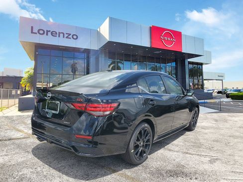 New 2025 Nissan Sentra SR w/ Midnight Edition image 4