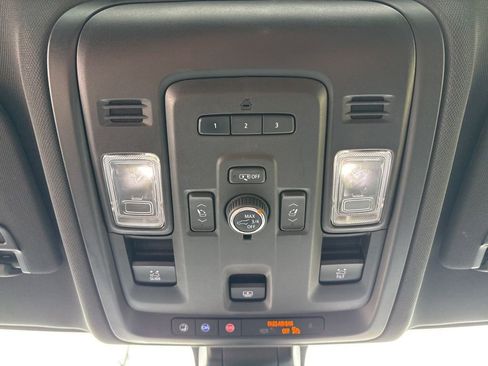 Used 2021 GMC Yukon SLT w/ SLT Luxury Plus Package AWD/4WD image 31
