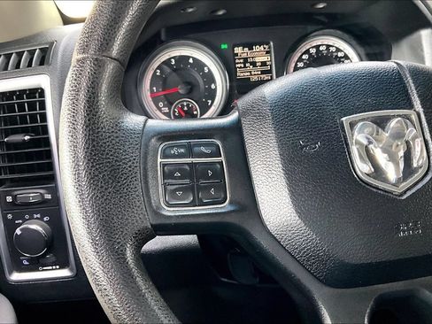 Used 2017 RAM 1500 Classic SLT AWD/4WD image 10