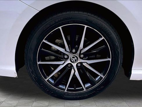 Certified 2022 Toyota Camry SE FWD image 11