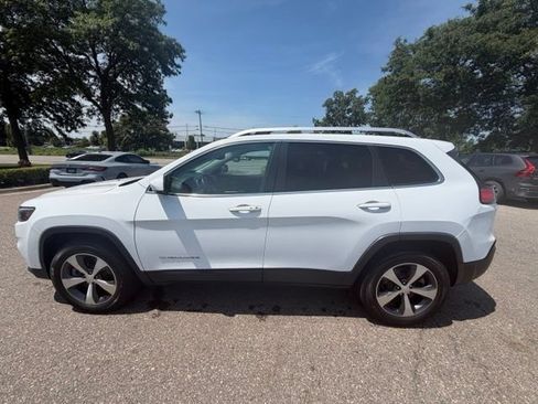 Used 2020 Jeep Cherokee Limited AWD/4WD image 11