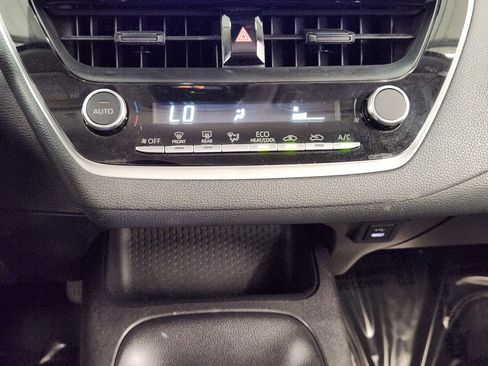 Used 2025 Toyota Corolla LE image 20