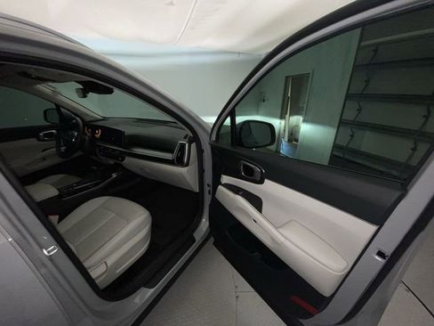 Used 2025 Kia Sorento S w/ Panoramic Sunroof Package FWD image 26