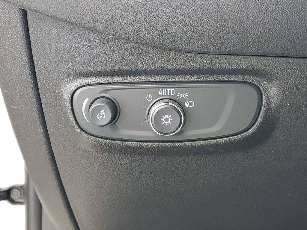 Used 2024 Chevrolet Equinox LT FWD image 8