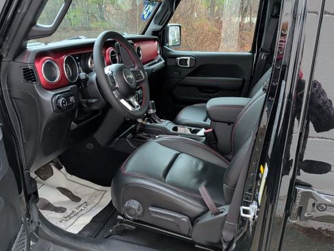 Used 2023 Jeep Gladiator Rubicon w/ Cold Weather Group image 14