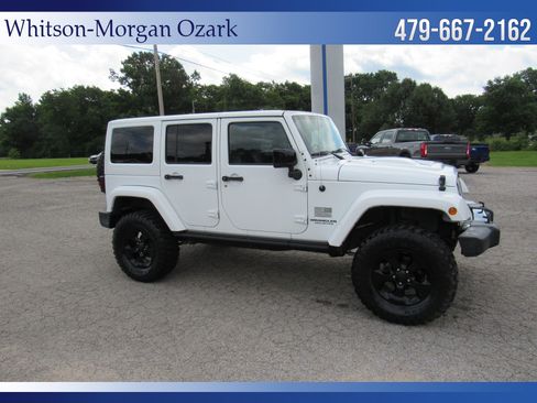Used 2015 Jeep Wrangler Unlimited Sahara AWD/4WD image 18