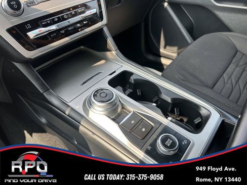 Used 2021 Ford Explorer XLT AWD/4WD image 23