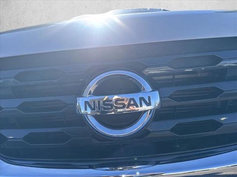 Used 2017 Nissan Pathfinder SV AWD/4WD image 11