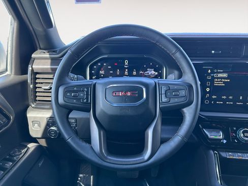 Used 2025 GMC Sierra 1500 AT4 w/ AT4 Premium Package AWD/4WD image 14
