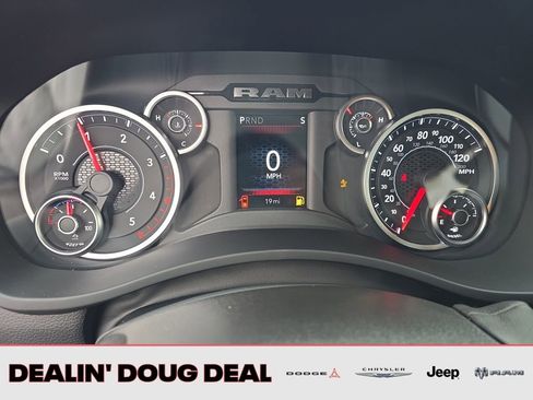 New 2026 RAM 3500 Big Horn AWD/4WD image 15