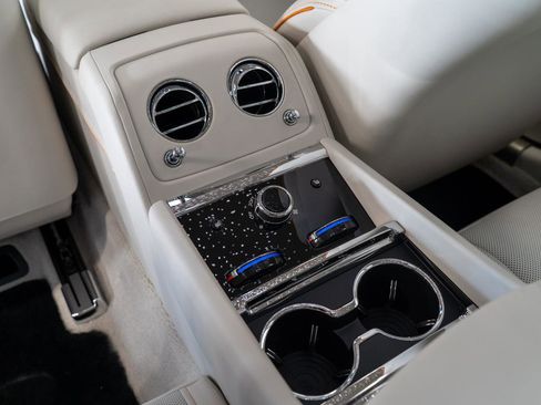 Used 2026 Rolls-Royce Spectre image 18