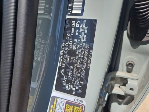 Used 2025 Kia K4 LXS image 23