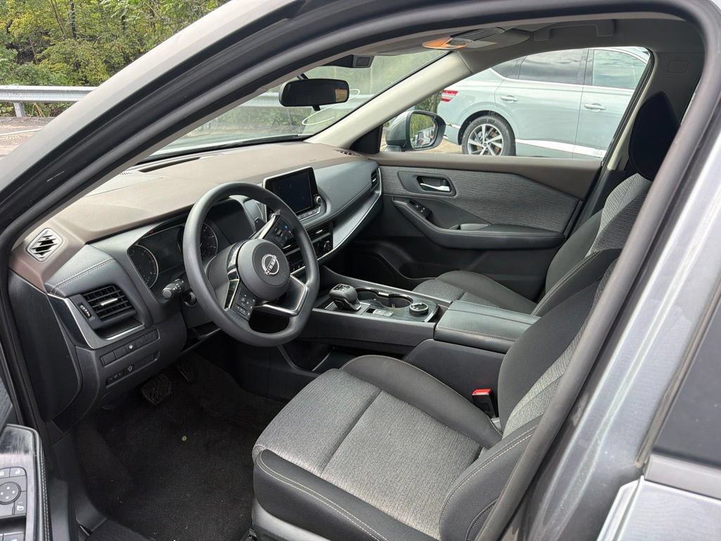 Used 2023 Nissan Rogue SV AWD/4WD image 11