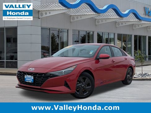 Used 2022 Hyundai Elantra SEL image 1