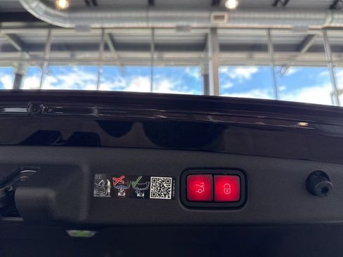 Certified 2025 Mercedes-Benz E 350 4MATIC Sedan image 28