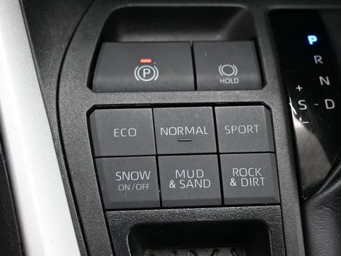 Used 2024 Toyota RAV4 LE image 27