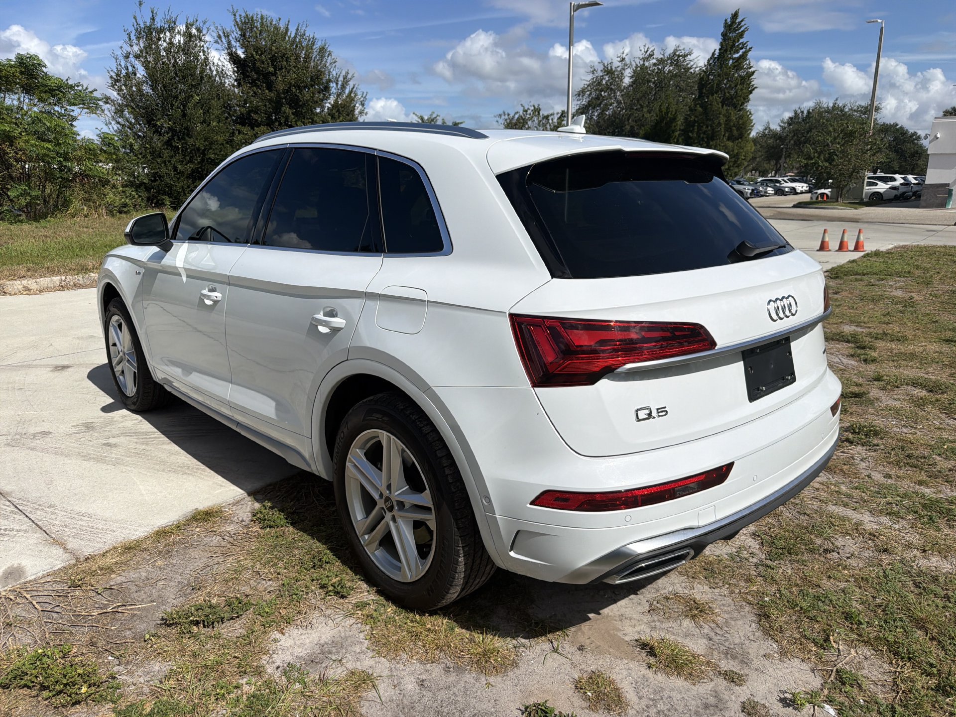 Used 2022 Audi Q5 e Prestige AWD/4WD image 6