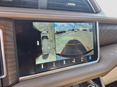 Used 2023 GMC Yukon Denali RWD image 23