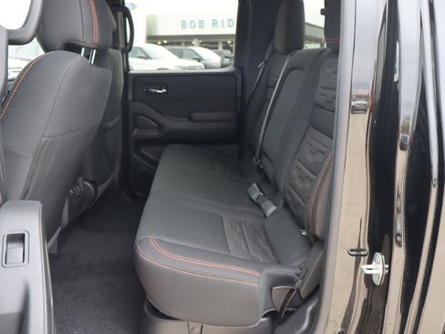 Used 2023 Nissan Frontier PRO-4X w/ Pro Convenience Package AWD/4WD image 10