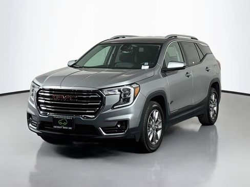 Certified 2024 GMC Terrain SLT AWD/4WD image 3