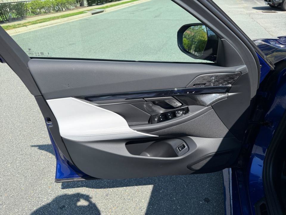 New 2027 BMW M5 Touring AWD/4WD image 32