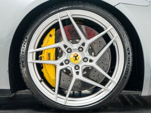 Used 2015 Ferrari FF image 39
