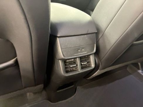 Used 2025 Chevrolet Equinox LT w/ Convenience Package II image 19