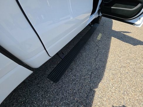 Used 2023 RAM 1500 Laramie AWD/4WD image 34
