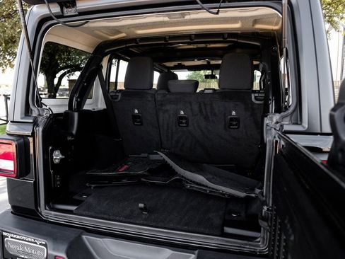 Used 2020 Jeep Wrangler Unlimited Sahara image 61