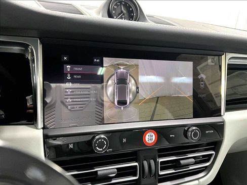 New 2026 Porsche Macan image 37