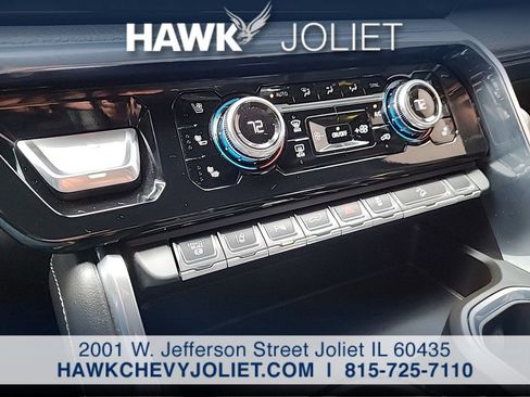 Used 2024 GMC Sierra 3500 Denali w/ Denali Reserve Package AWD/4WD image 16