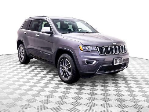 Used 2017 Jeep Grand Cherokee Limited AWD/4WD image 9