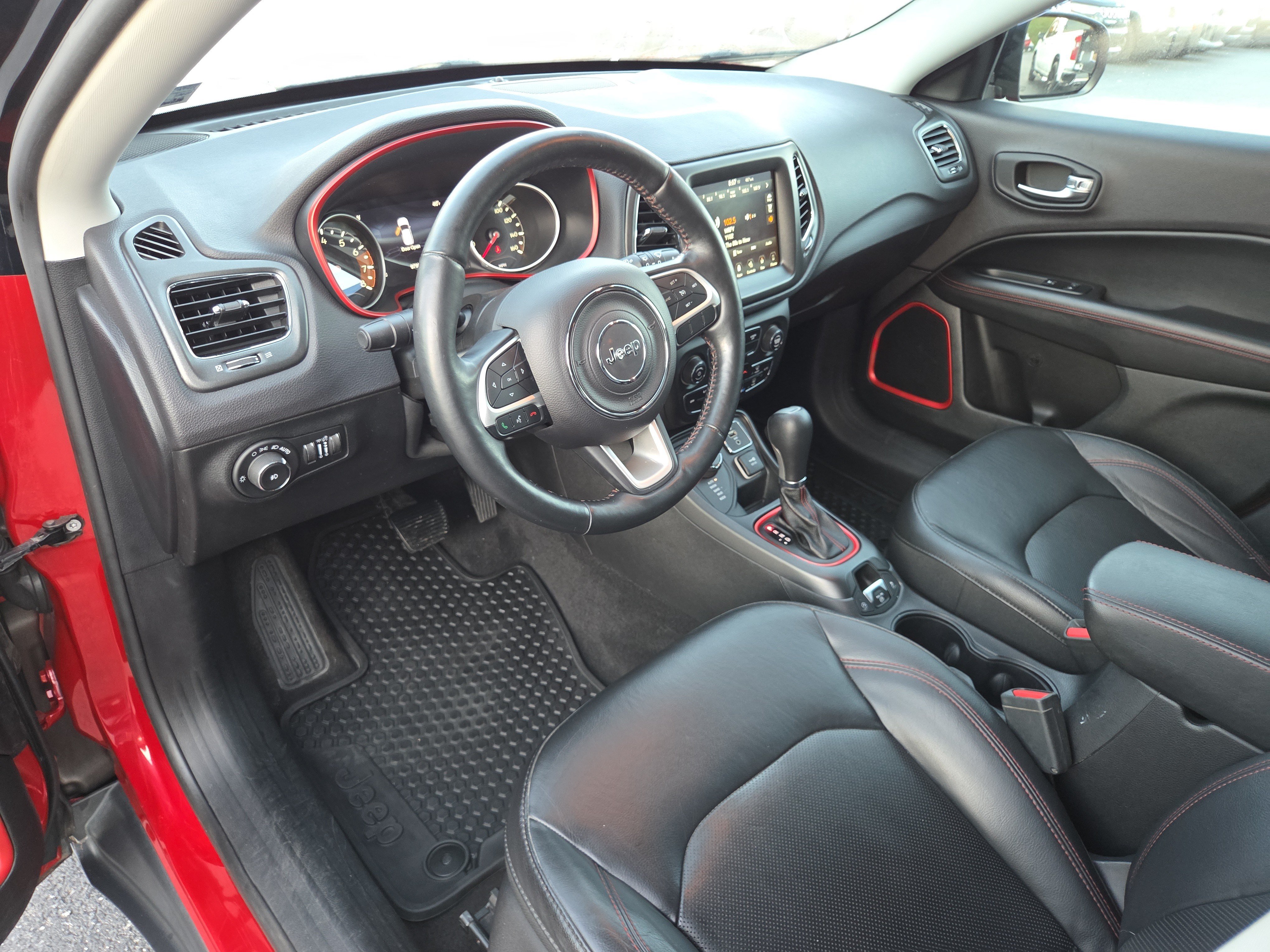 Certified 2018 Jeep Compass Trailhawk w/ Leather Interior Group AWD/4WD image 15