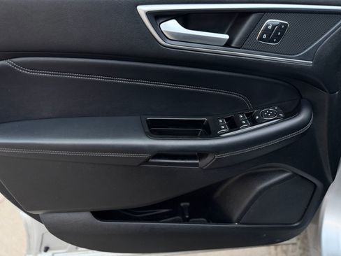Used 2018 Ford Edge Titanium w/ Equipment Group 301A image 17