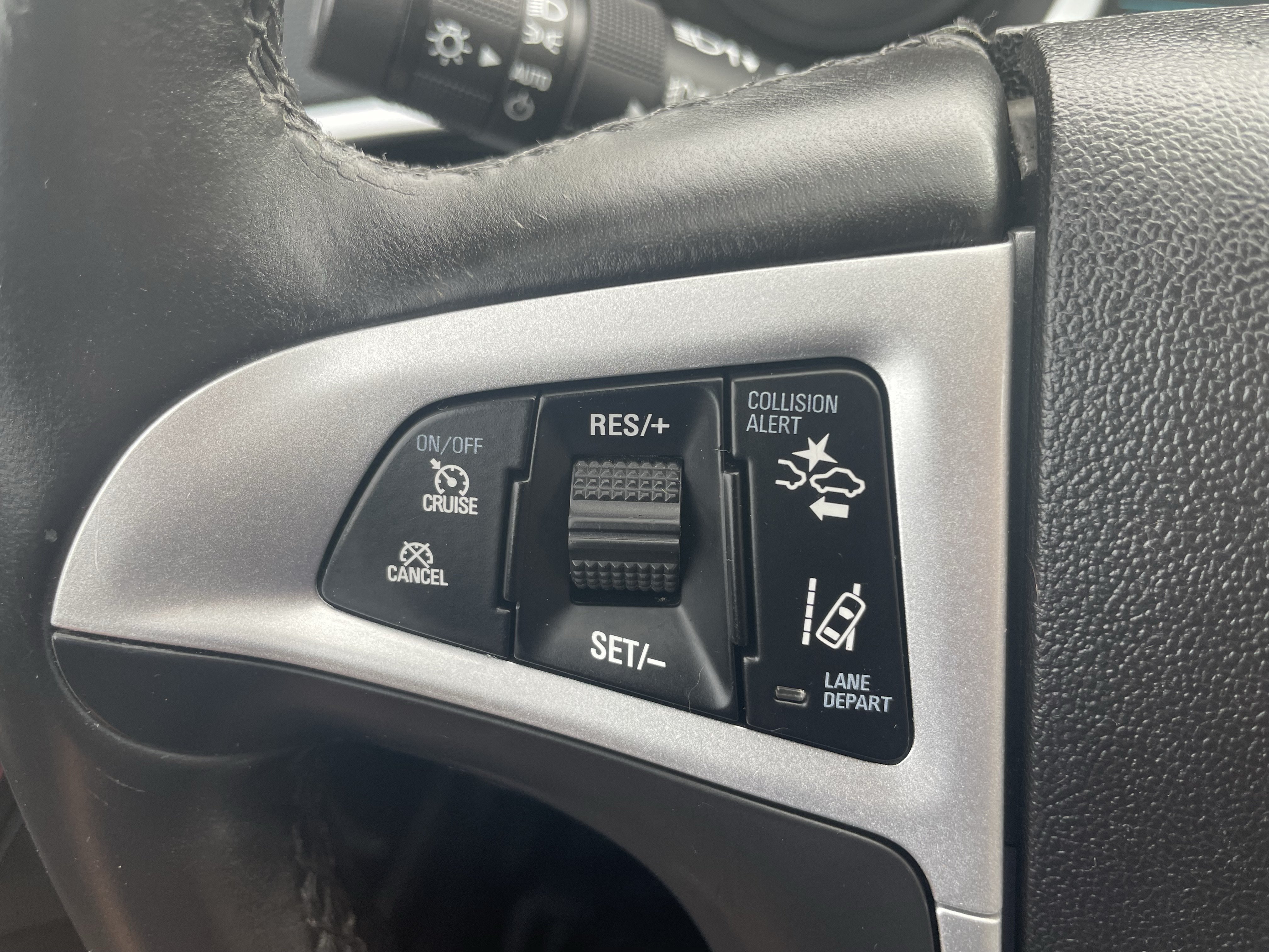 Used 2014 Chevrolet Equinox LTZ AWD/4WD image 15