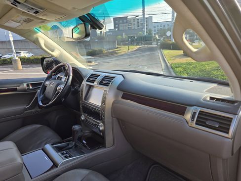 Used 2019 Lexus GX 460 Premium image 26