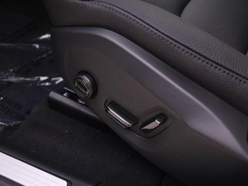 Used 2025 Volvo XC60 T8 Plus w/ Protection Package Premier image 18