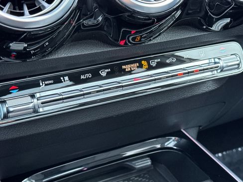 Used 2025 Mercedes-Benz EQB 300 EQB 300 image 21