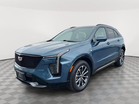Used 2025 Cadillac XT4 Sport AWD/4WD image 3