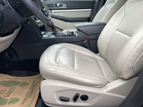 Used 2019 Ford Explorer XLT w/ Equipment Group 202A image 27