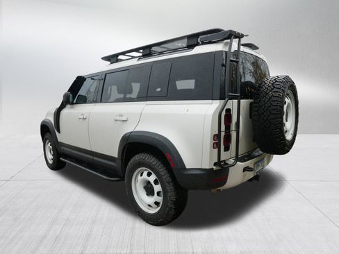 Used 2024 Land Rover Defender 110 S image 6